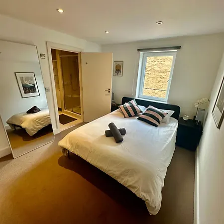 Large, Family Friendly 3-Bed Flat In Wood Green Londres Exterior foto
