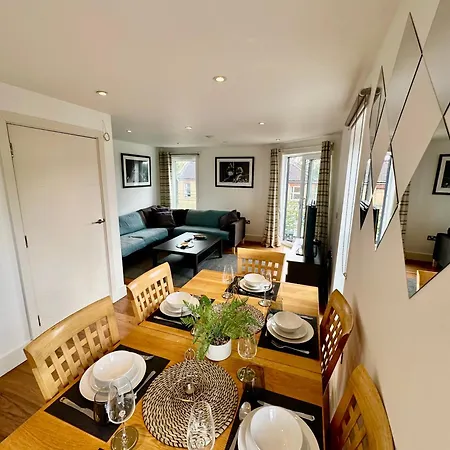 Large, Family Friendly 3-Bed Flat In Wood Green Londres Exterior foto